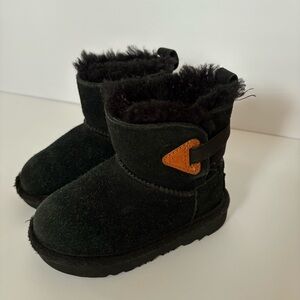 UGG‎ Mini Bailey Flex Suede Upper Black Boots Elastic Gore Wool Inside 7 Unisex
